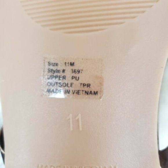 NY&C coral and gold sandals size 11 flats thongs t-strap New York & Co. - Picture 3 of 3